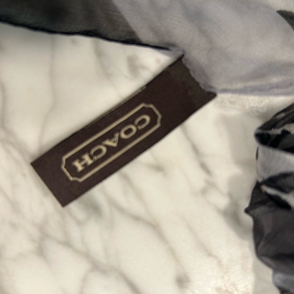 Beautiful Coach scarf - Picture 3 of 4